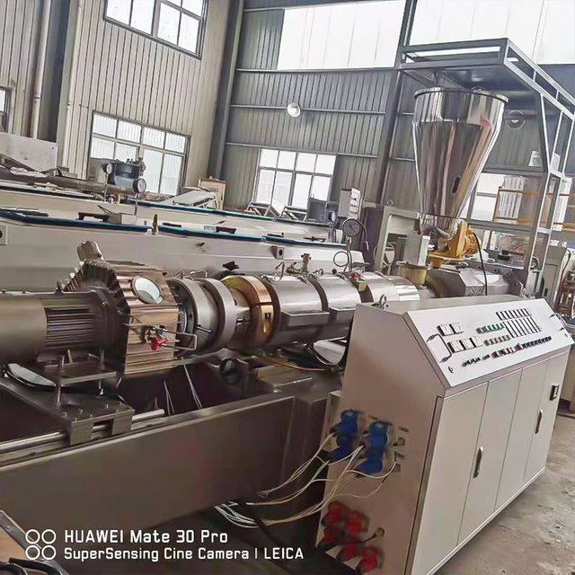 L&iacute;nea de extrusi&oacute;n de pellets de PVC/WPC