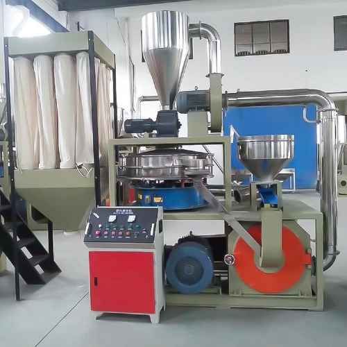 Smerigliatrice di plastica vs. Trituratore vs. Granulatore: di quale macchina ha realmente bisogno la tua azienda?